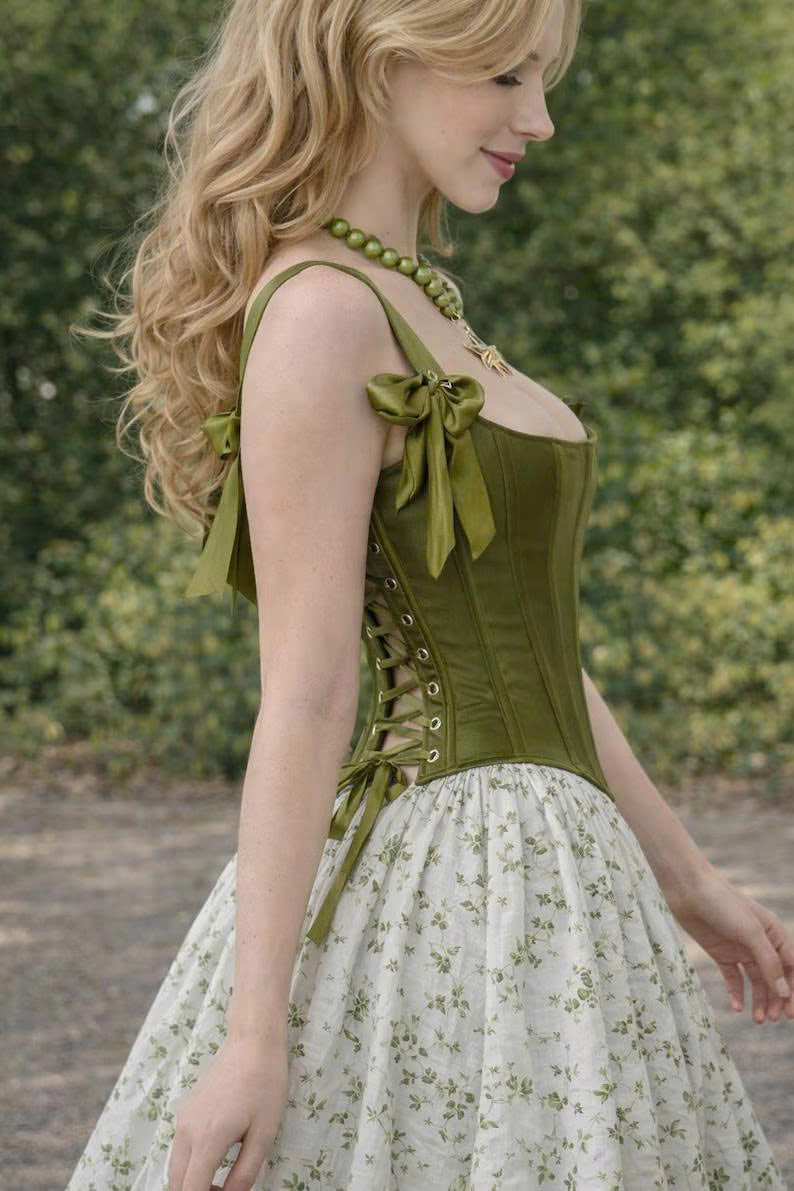 Plus Size Overbust Corset Sewing Pattern | Bustier Bodice A4/A0