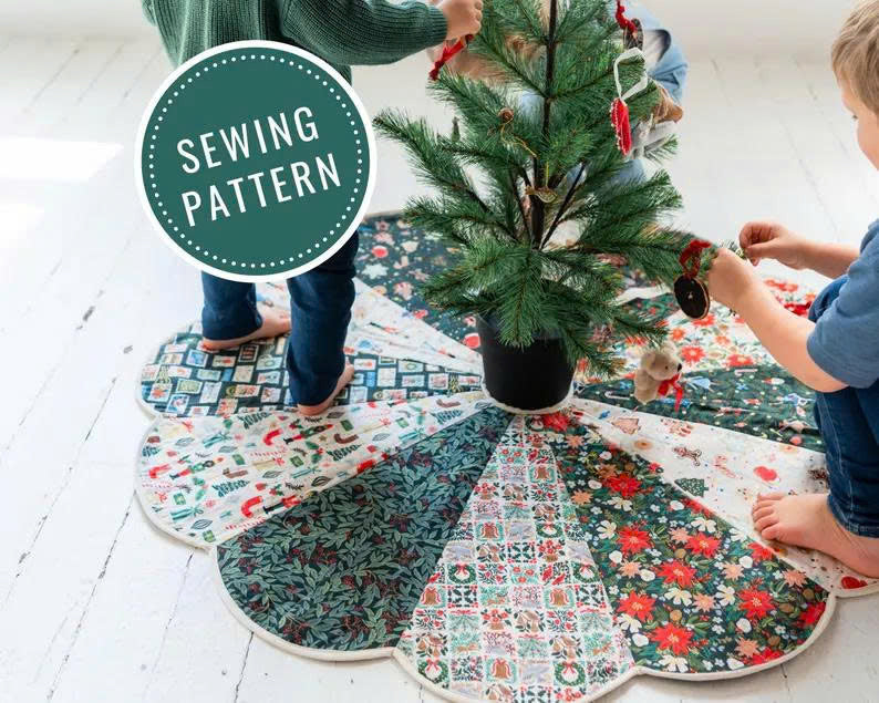 Scalloped Edge Christmas Tree Skirt Sewing Pattern, Quilted, DIY Tutorial (PDF)